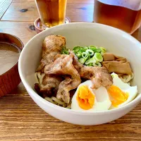 Snapdishの料理写真:ランチにボリューム満点なつけ麺 🍜| sato*さん