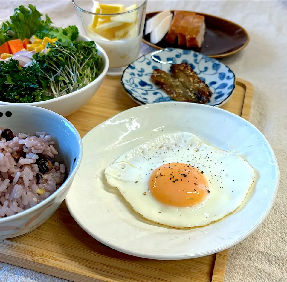 Snapdishの料理写真:目玉焼き|かっちゃん杉さん