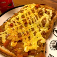 Snapdishの料理写真:キーマカレートースト|tomoさん