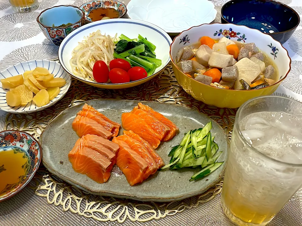 夕ごはん　筑前煮　トラウトサーモンのお刺身　自家製梅酒ソーダ|blue_bird07さん