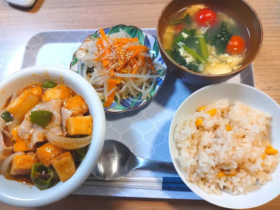 厚揚げ麻婆豆腐　ナムル　トマトスープ　もろこしご飯|さゆさん