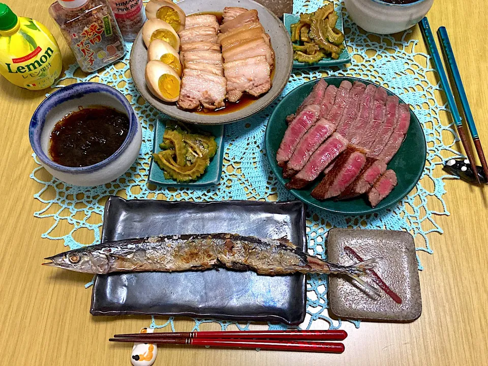 さんま、お肉、チャーシュー煮卵、もずく、ゴーヤの漬物|はるさん