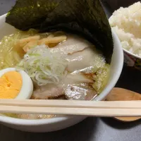 Snapdishの料理写真:鶏白湯塩チャーシュー麺|saikoさん