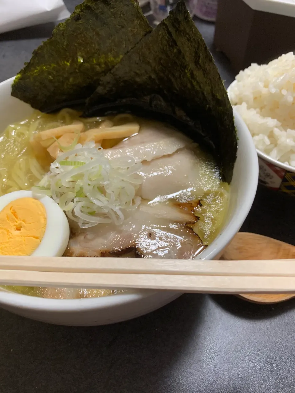 Snapdishの料理写真:鶏白湯塩チャーシュー麺|saikoさん