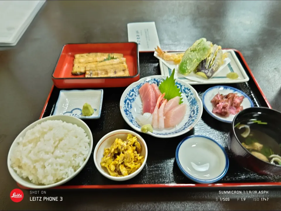 2024秋彼岸墓参り後の鰻白焼き定食|Tarou  Masayukiさん