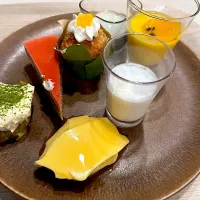 Snapdishの料理写真:ホテル夕食　デザート|ヒロミ🏝🏝🏝🌺🏄🌊🐬🏄‍♀️🏄‍♂️🍹🐠👙🌺さん