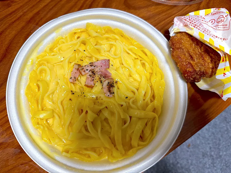 もちもち平打ち生パスタ カルボナーラ＋香ばしチキン（焦がし醤油風味）|tkeakirさん