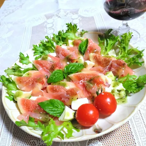「おうちパスタ バジル」を使ってみたSnapdishの料理・レシピ写真:無花果のカプレーゼ