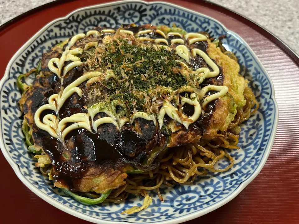 Snapdishの料理写真:ピーマンとキャベツのお好み焼きそば|kittykittyさん