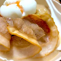 Snapdishの料理写真:【美味しかったのでご紹介です☺️✨】                     とんこつラーメン🍜                                                      『株式会社めん食』                                                         〜魚介とんこつ生麺〜|Haruさん