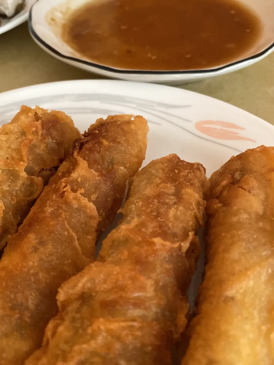 Ngohiong cebu style flour rolls with veggies & meat and spicy sauce|Ysyliciousさん