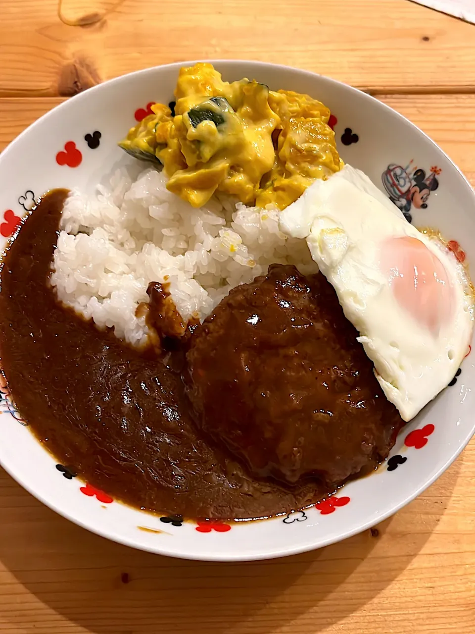 ハンバーグカレー&カボチャのチーズクリームホットサラダ|ぺろたんさん