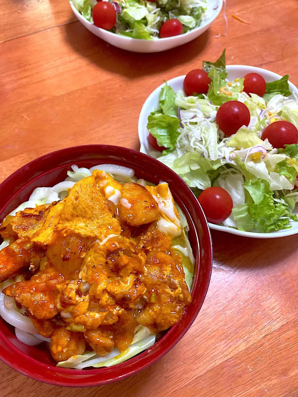 エビチリうどん&グリーンサラダ🥗|Miyukiさん