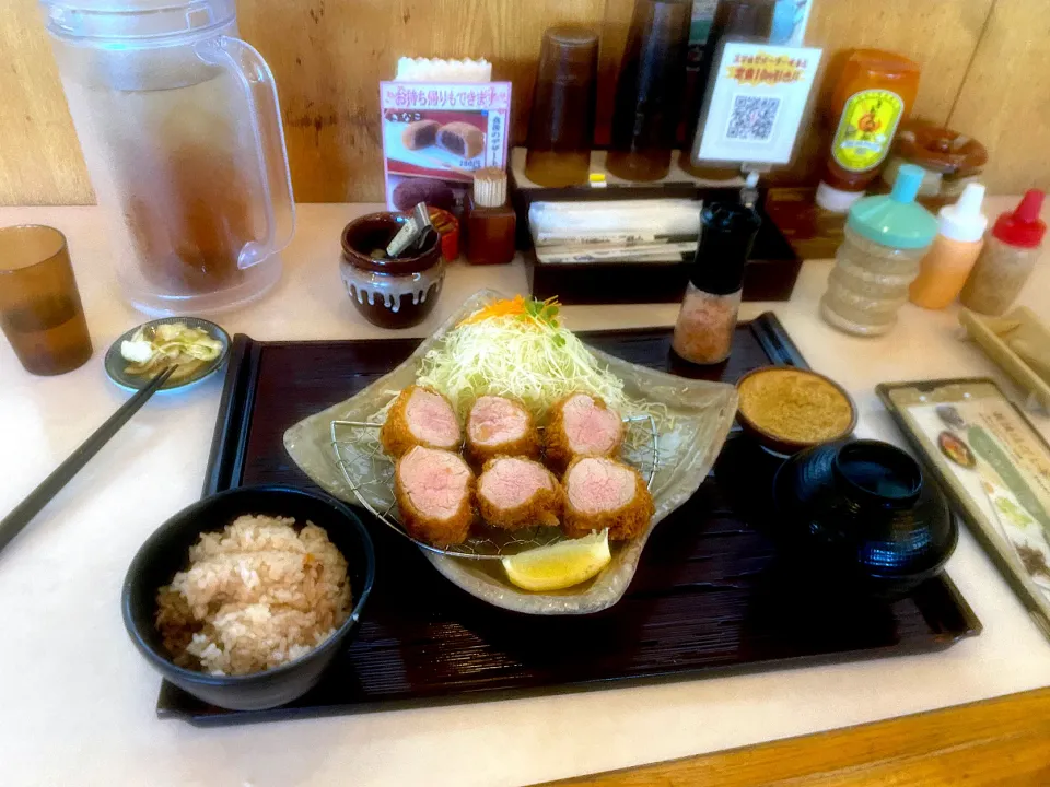 Snapdishの料理写真:棒ヒレカツ定食🌈とんかつ太郎|dabasyuさん