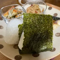 Snapdishの料理写真:おにぎりワンプレート🍙|るうるうさん