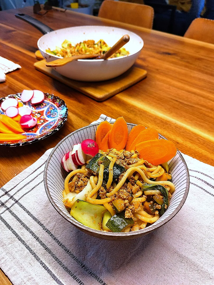 Udon noodles with soy meat and vegetables|Vera Andrianova Forwerkさん