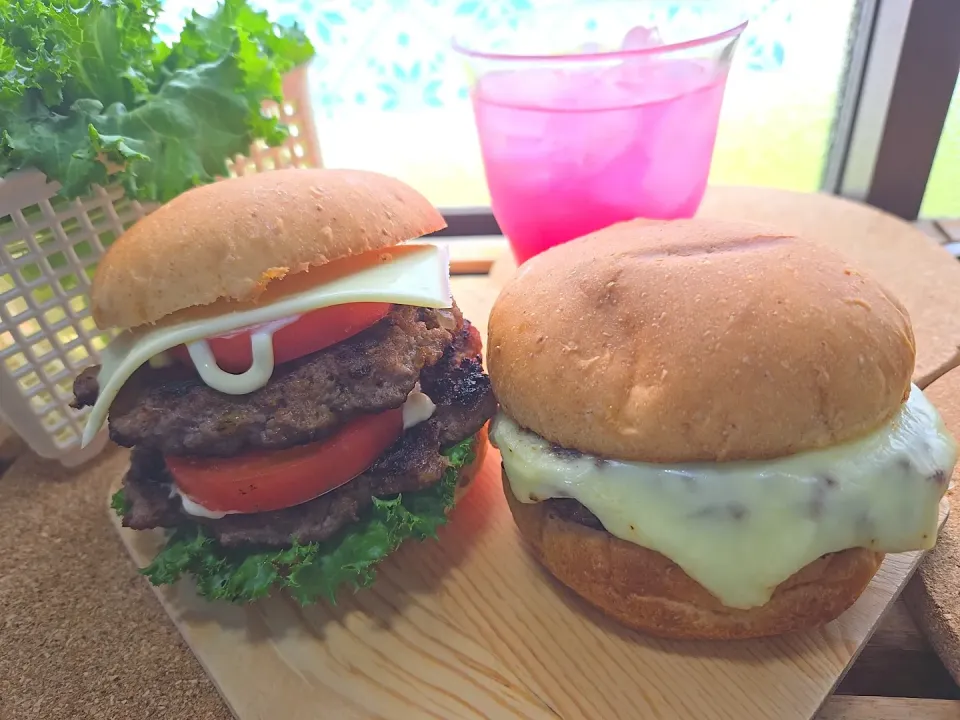 ハンバーガー🍔・シソジュース🍹🌺|chiyukiさん