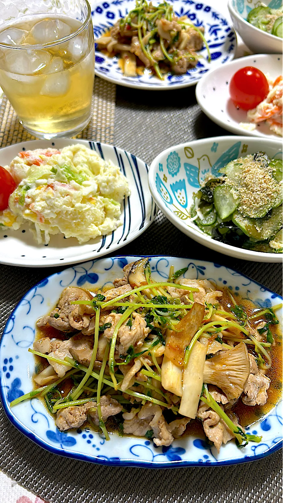 エリンギと豆苗と豚肉のオイスター炒め|🍒ふみりん🍒さん