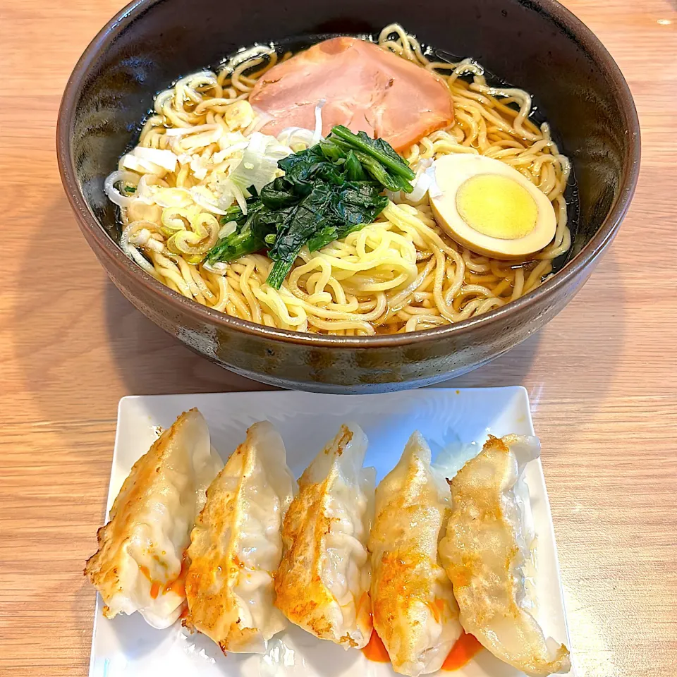 醤油ラーメンと餃子の夕飯|yukopunさん