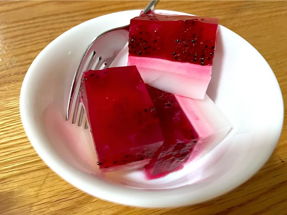 Dragon fruit agar agar.|Florrieさん