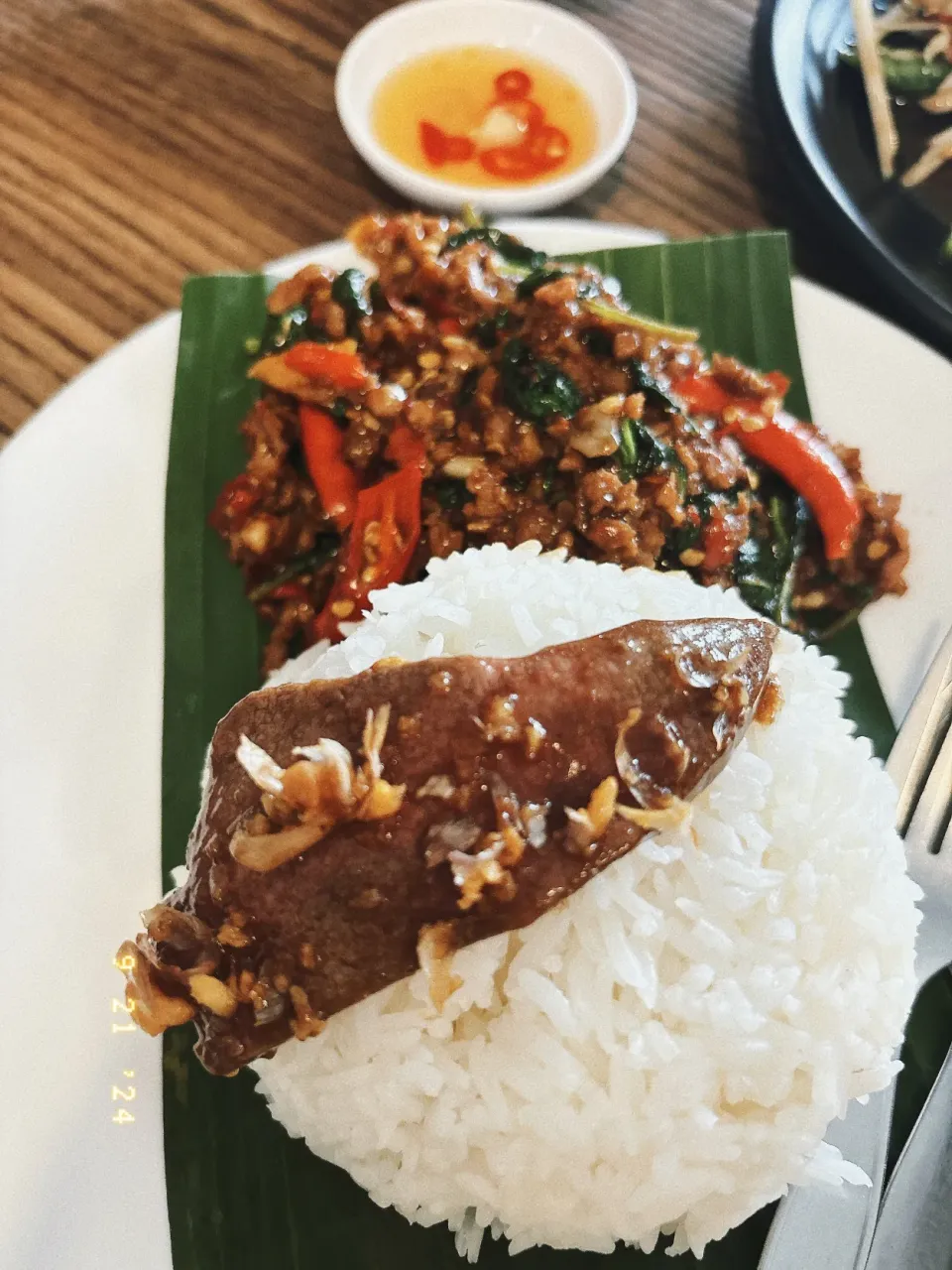 Stir-fried Beef with Holy Basil + Fried Pork Liver with Garlic|JKさん