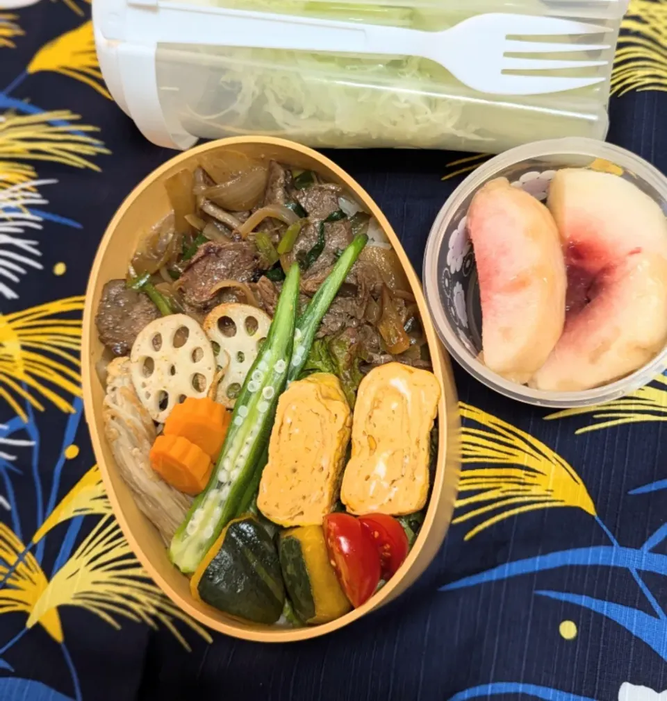 本日のお弁当〜からあげビールさんのお料理　汁なし牛どーん弁当|f.1125beさん