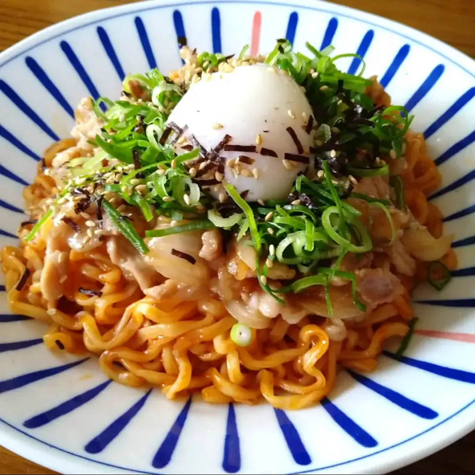 ブルダック炒め麺 温玉のせ油そば|ソコツモノさん