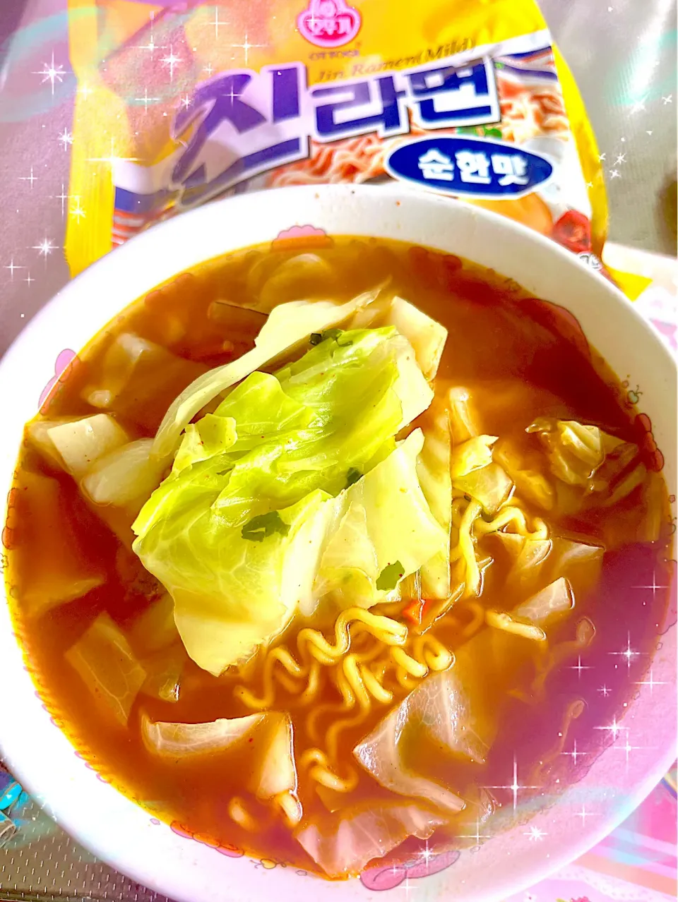 Snapdishの料理写真:ジンラーメン🍜|harutomomamaさん