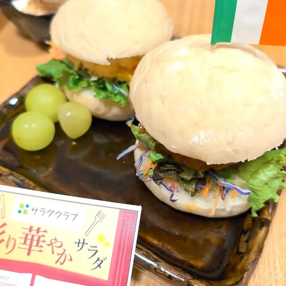 サラダクラブ🍀イタリアンミックスで時短！！モーニングバーガープレート🍔|チョコさん