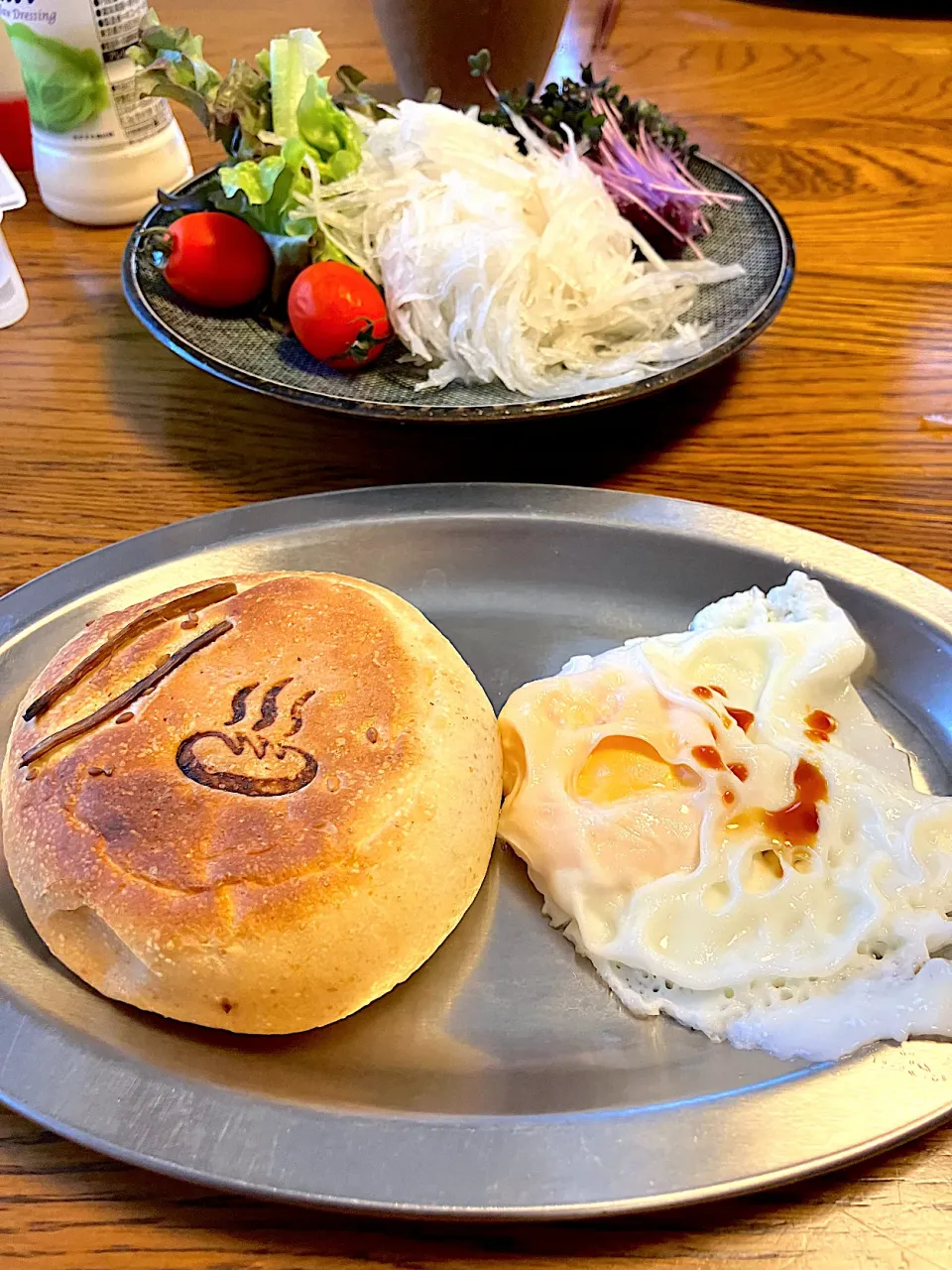 パン屋のパンで朝ごはん|_emi_48.0517さん