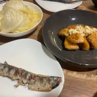 Snapdishの料理写真:鮭のフライ/秋刀魚の塩焼き|yuka_kashiharaさん