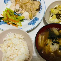 Snapdishの料理写真:鶏むね肉のきのこソースかけととうふ塩昆布白菜かけ|きのこさん