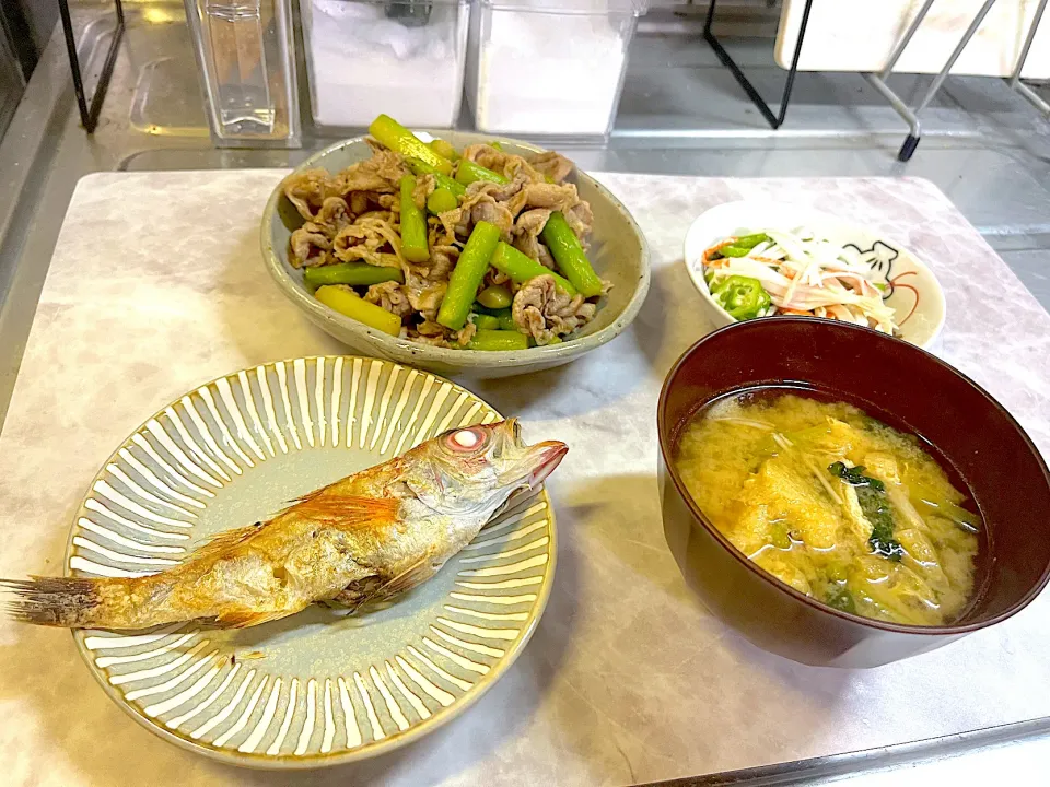 Snapdishの料理写真:#のどぐろ塩焼き　#豚アスパラ　#もずくサラダ|ひよこさん