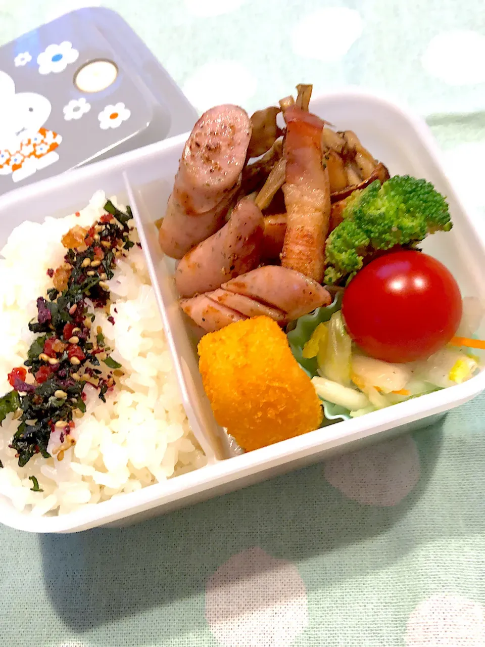 2024.9.25  ＊今日のお弁当＊舞茸とベーコンのしょう油炒め♪♪|rinrin*mama*さん