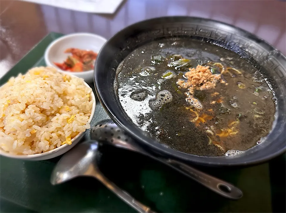 Snapdishの料理写真:黒胡麻担々麺+たまご炒飯|古山さん