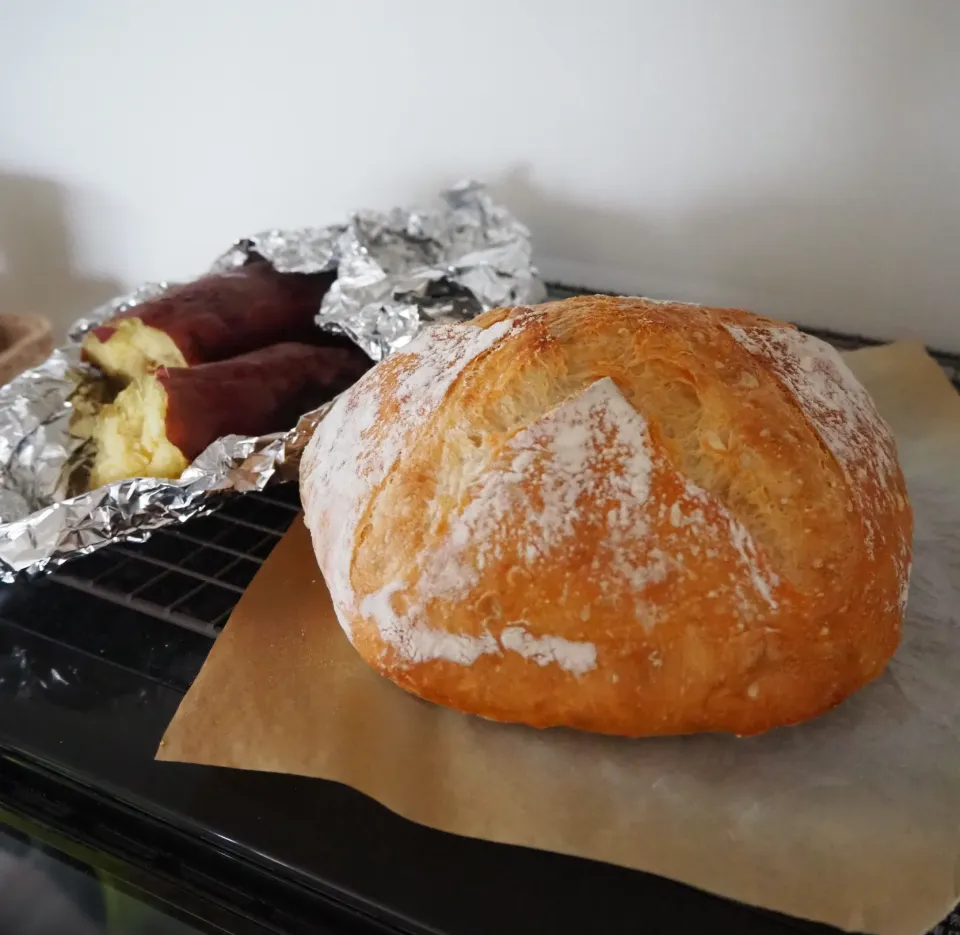 カンパーニュとおいも一緒に焼いちゃいました🍞🍠❤️|chiakiさん