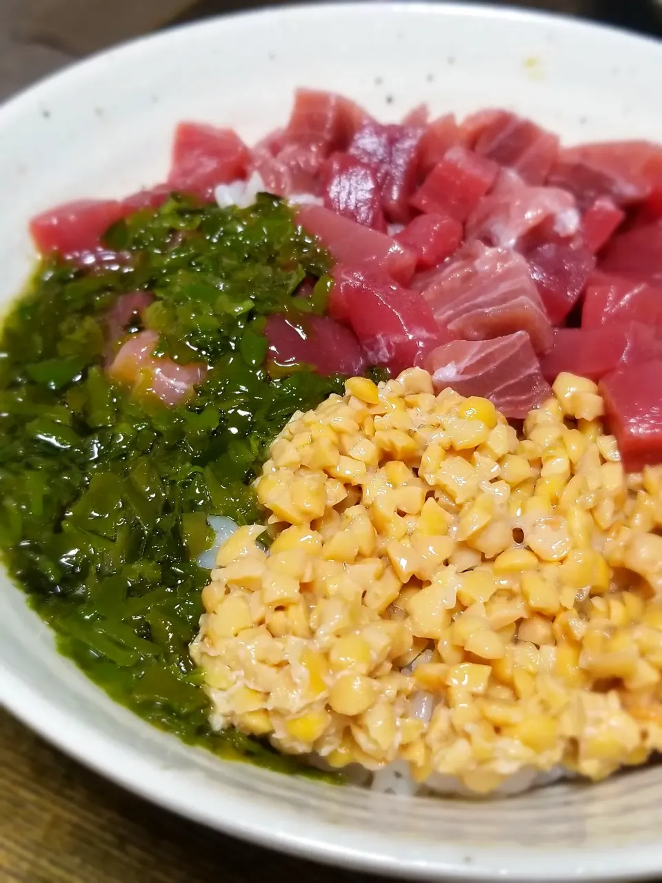 Snapdishの料理写真:パパ作👨めかぶまぐろ納豆丼|ぱんだのままんさん