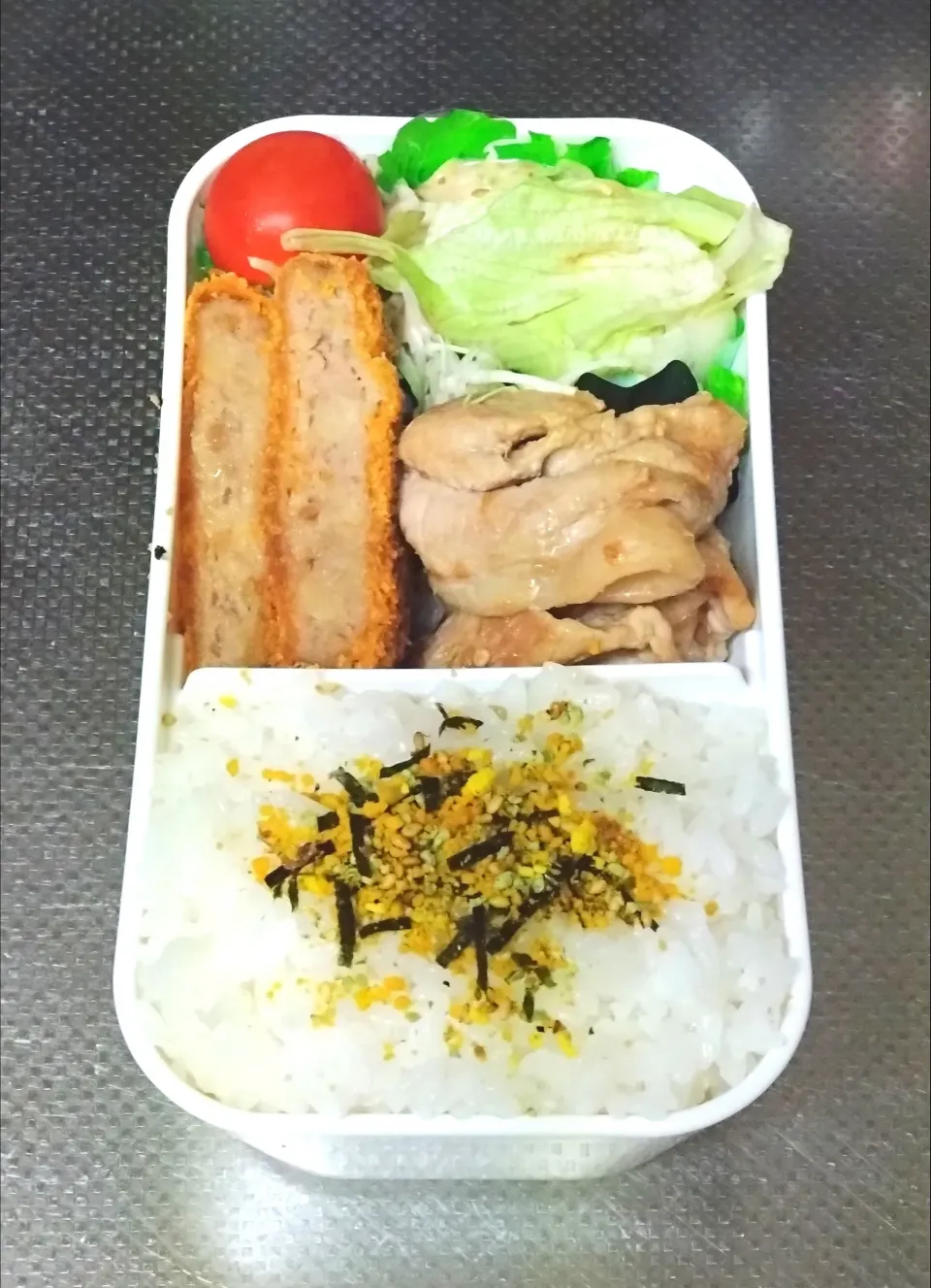 Snapdishの料理写真:豚焼しゃぶ&ミンチカツ弁当|黒川克博さん