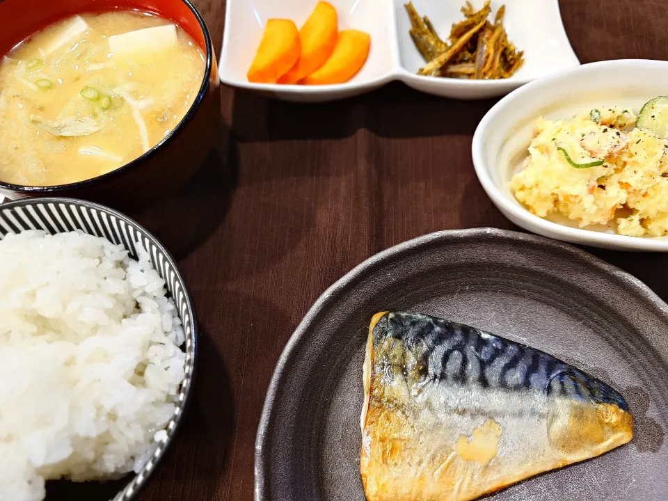 Snapdishの料理写真:焼き鯖定食|伊藤央さん