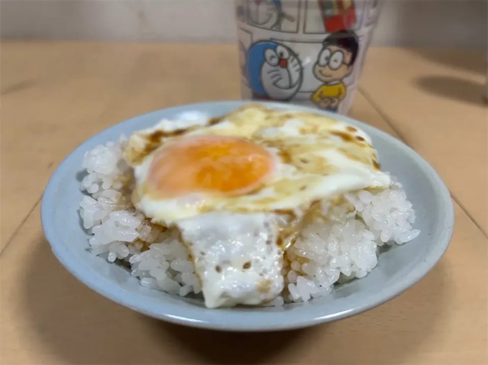 朝ごはん　目玉焼きのせ|なかちゃんたまごさん