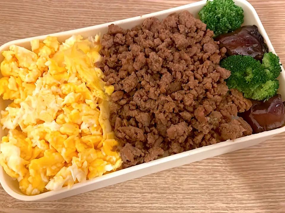 そぼろ弁当🍱|るりさん