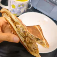 Snapdishの料理写真:生姜焼きホットサンド|signalizerさん