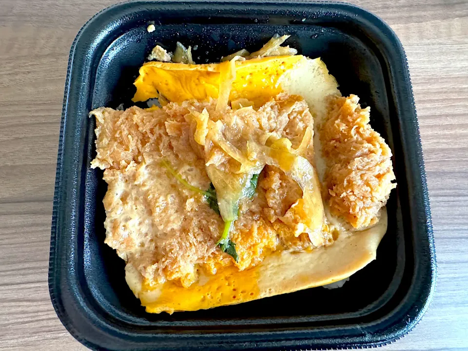 焼津産かつおだし仕立てのロースかつ丼|tkeakirさん