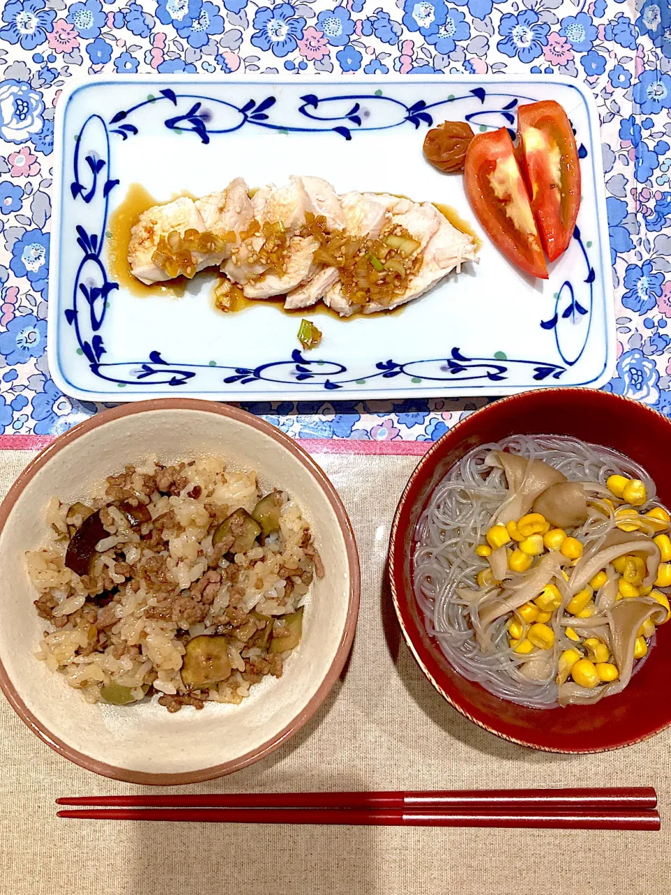 茄子挽肉ご飯と鶏胸肉香味ダレと春雨スープ|おしゃべり献立さん