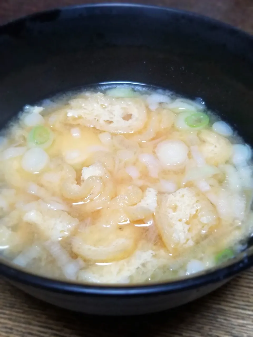 パパ作👨油揚げと豆腐の味噌汁|ぱんだのままんさん