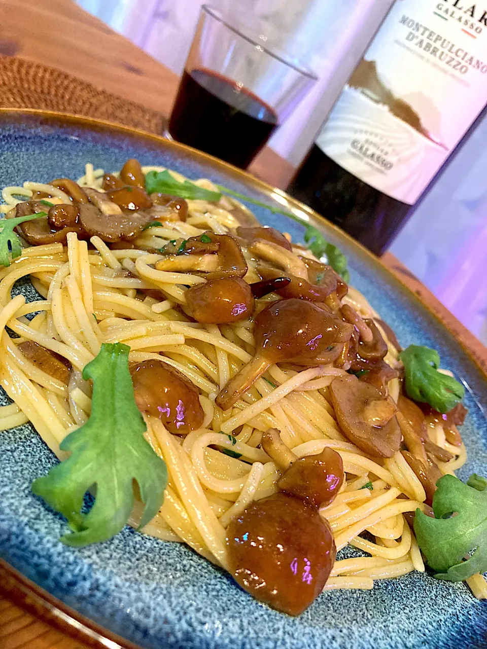 Snapdishの料理写真:なめこのペペロンチーノ😋🍝🍷💕✨|アイさん