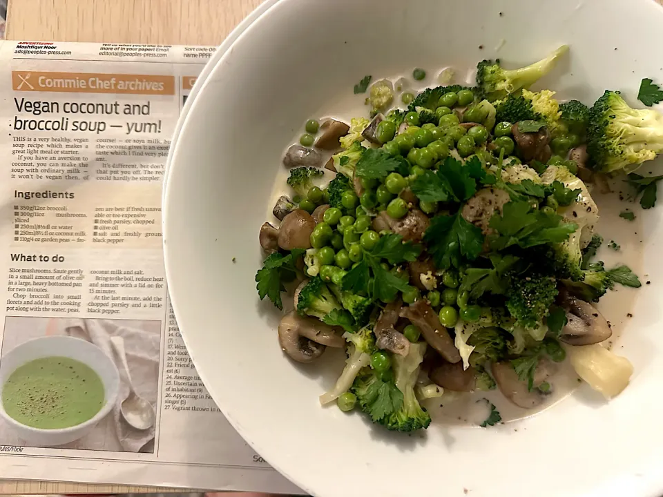 Vegan coconut & broccoli soup|Nick Hiderさん