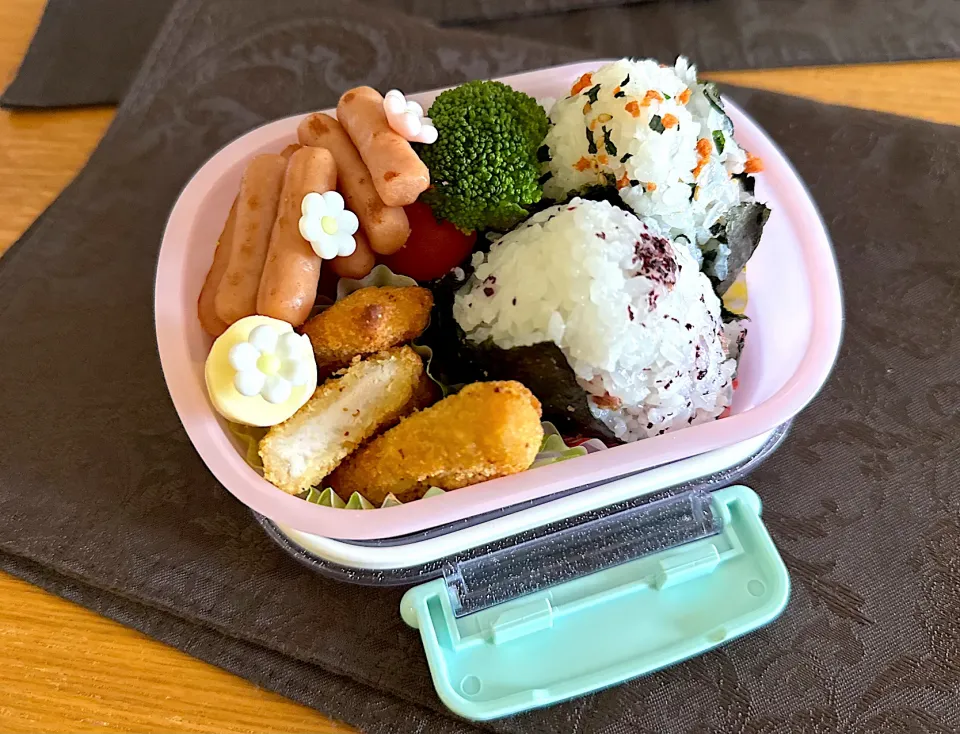 Snapdishの料理写真:ムスメ弁当|csigapogiさん