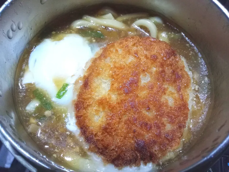 生タマゴ乗せとろみ付き牛丼コロッケうどん|darkbaronさん