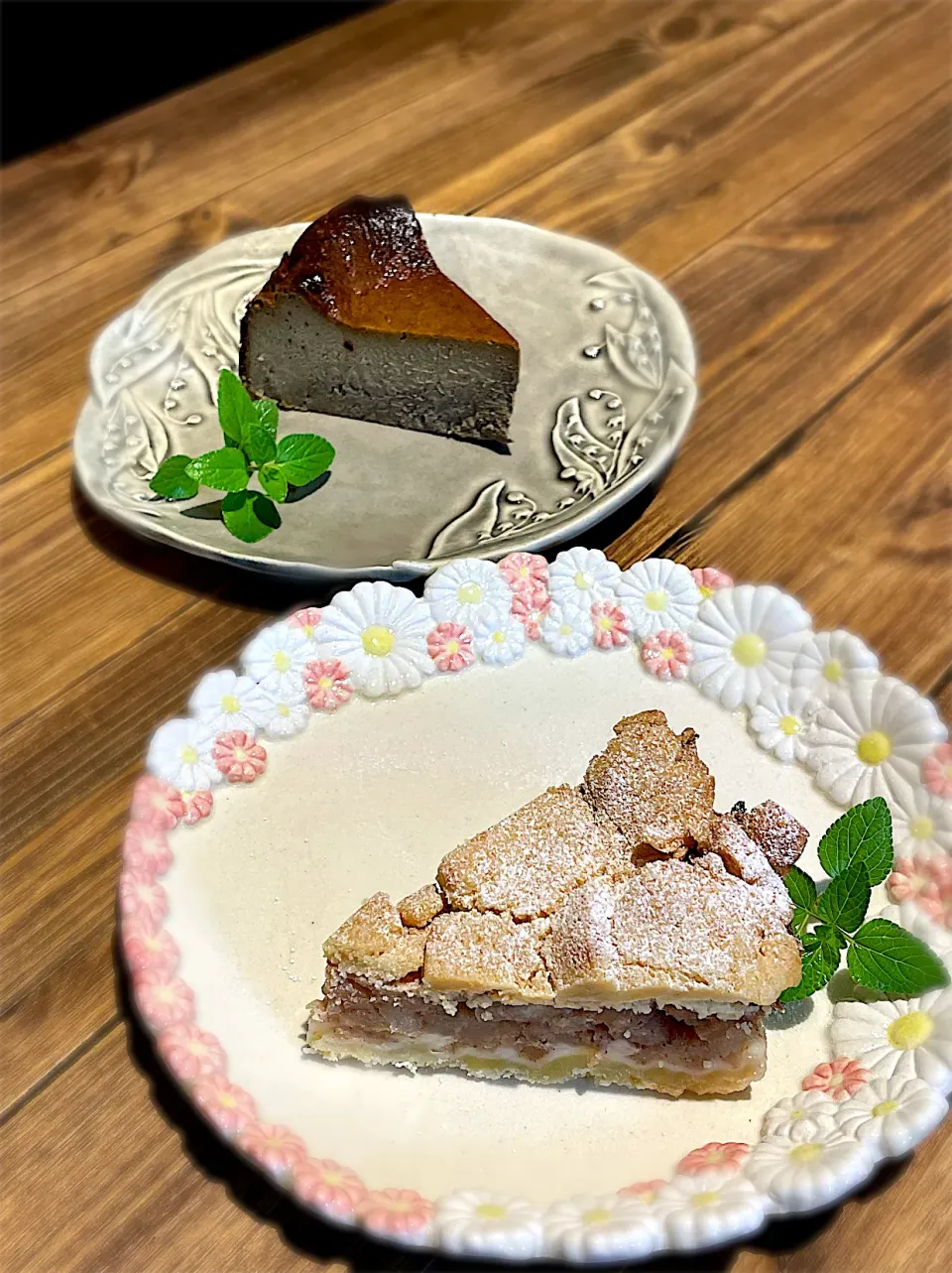 本日のケーキはほうじ茶バスクチーズケーキ＆シャルロトカでございます☕️|maSami＊さん